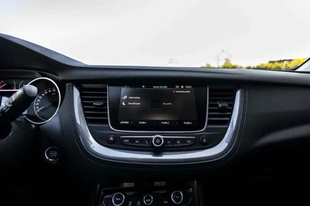 Opel Grandland X (2019) thumbnail 68