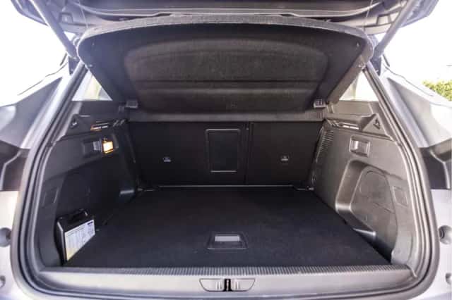 Opel Grandland X (2019) thumbnail 76