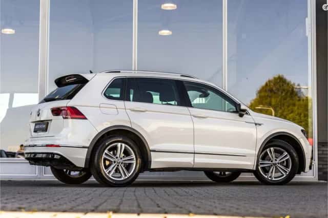 Volkswagen Tiguan (2018) thumbnail 3