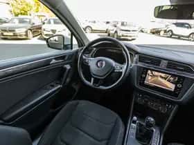 Volkswagen Tiguan (2018) thumbnail 23