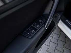 Volkswagen Tiguan (2018) thumbnail 24