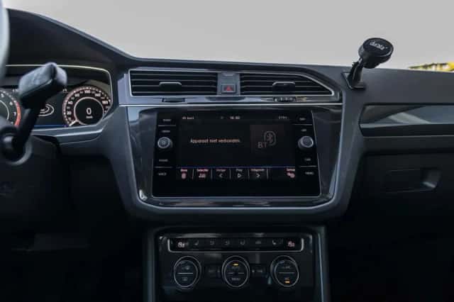 Volkswagen Tiguan (2018) thumbnail 28
