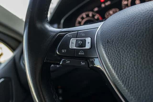 Volkswagen Tiguan (2018) thumbnail 35