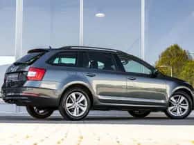 Škoda Octavia (2020) thumbnail 3