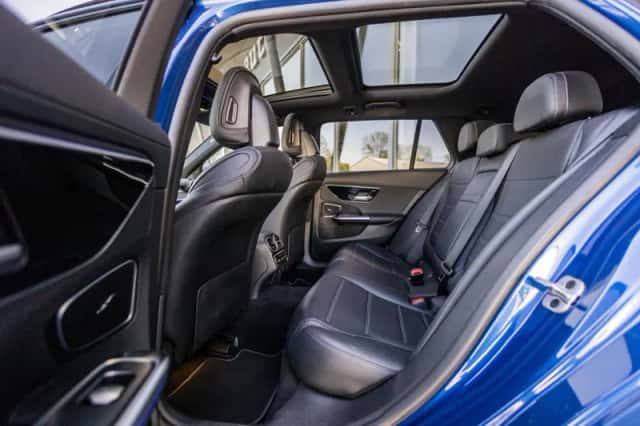 Mercedes-Benz C-Klasse (2022) thumbnail 55