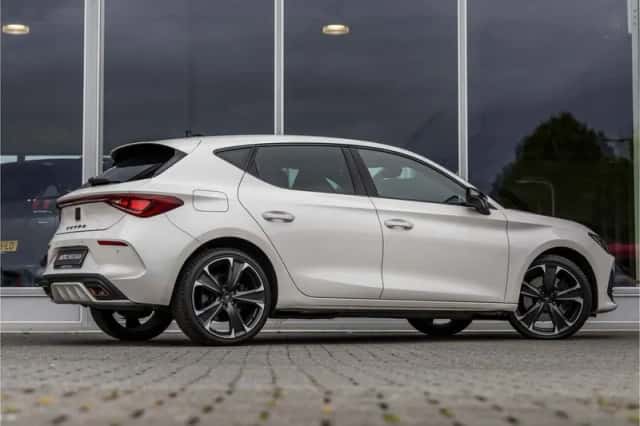 CUPRA Leon (2021) thumbnail 3