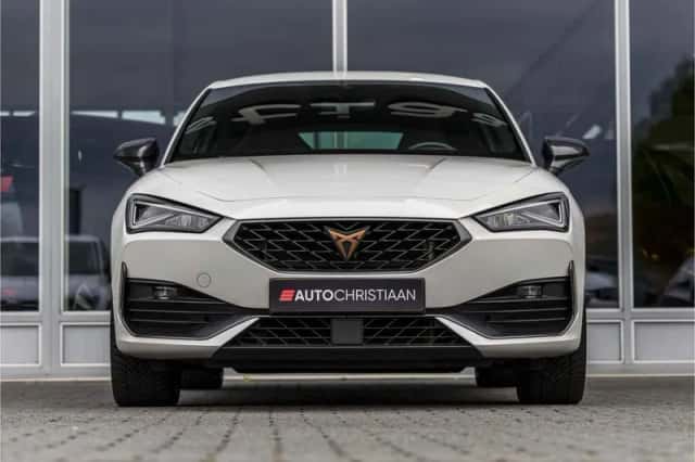 CUPRA Leon (2021) thumbnail 4