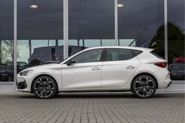 CUPRA Leon (2021) thumbnail 6