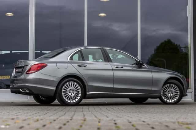 Mercedes-Benz C-Klasse (2016) thumbnail 3