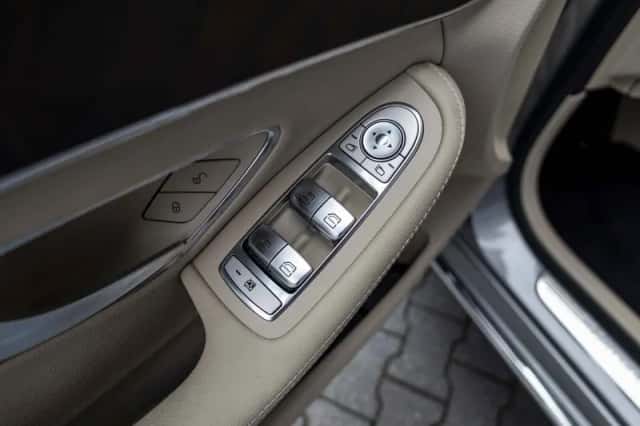 Mercedes-Benz C-Klasse (2016) thumbnail 58