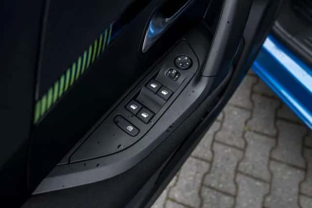 Peugeot e-2008 (2024) thumbnail 22