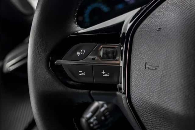 Peugeot e-2008 (2024) thumbnail 70