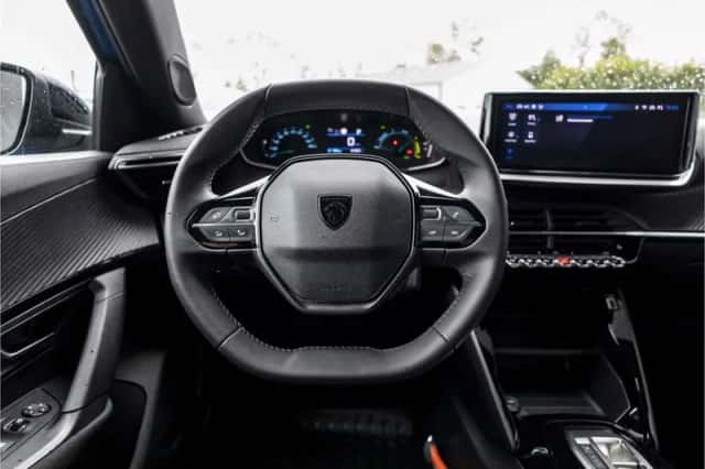 Peugeot e-2008 (2024) thumbnail 8