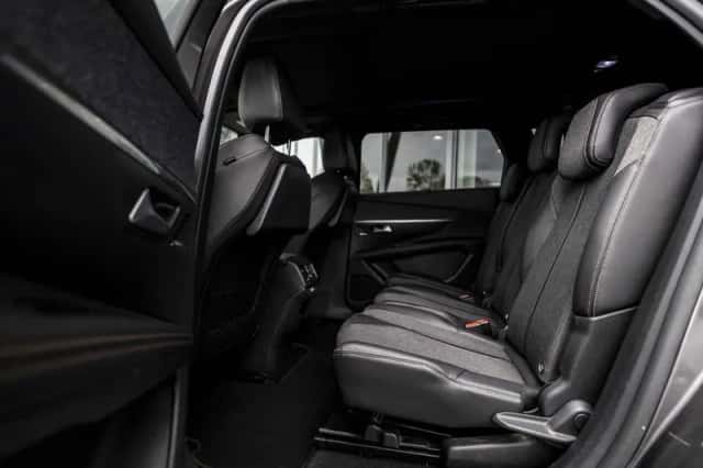 Peugeot 5008 (2018) thumbnail 11