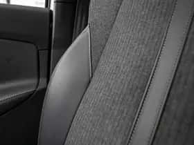 Peugeot 5008 (2018) thumbnail 12
