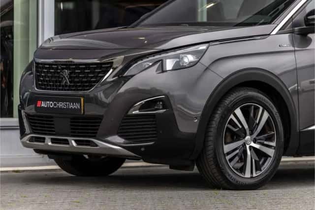 Peugeot 5008 (2018) thumbnail 18