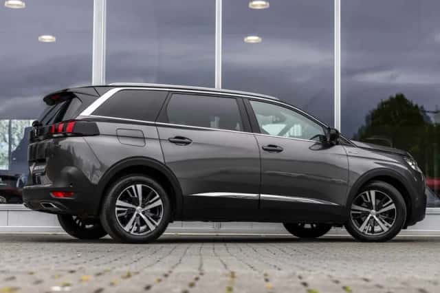Peugeot 5008 (2018) thumbnail 3