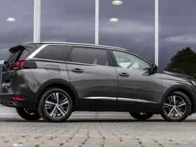 Peugeot 5008 (2018) thumbnail 3