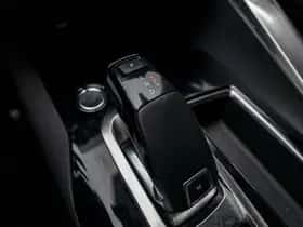 Peugeot 5008 (2018) thumbnail 25
