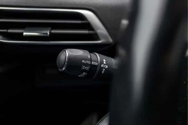Peugeot 5008 (2018) thumbnail 39