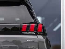 Peugeot 5008 (2018) thumbnail 44