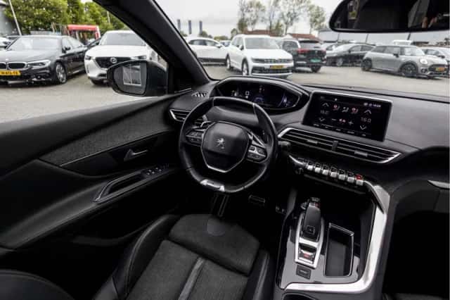 Peugeot 5008 (2018) thumbnail 68