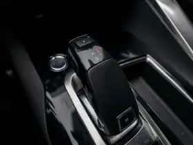 Peugeot 5008 (2018) thumbnail 68
