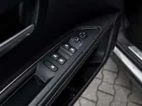 Peugeot 5008 (2018) thumbnail 69