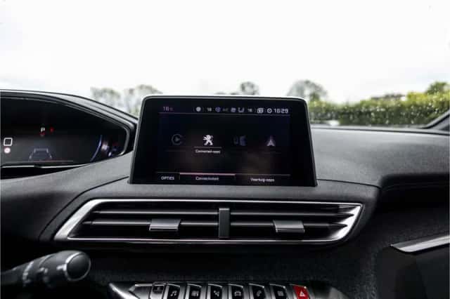 Peugeot 5008 (2018) thumbnail 79