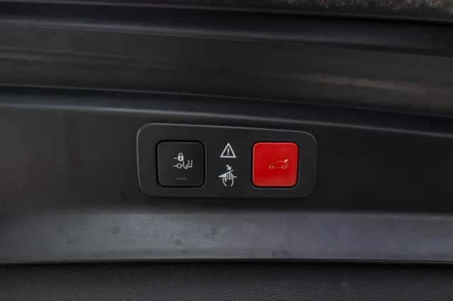 Peugeot 5008 (2018) thumbnail 86