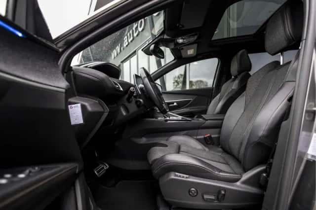 Peugeot 5008 (2018) thumbnail 10