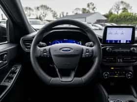 Ford Kuga (2022) thumbnail 45