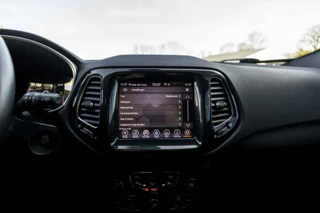 Jeep Compass (2021) thumbnail 73