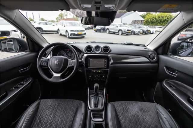 Suzuki Vitara (2019) thumbnail 7