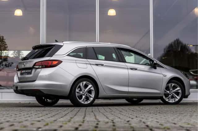 Opel Astra (2020) thumbnail 3