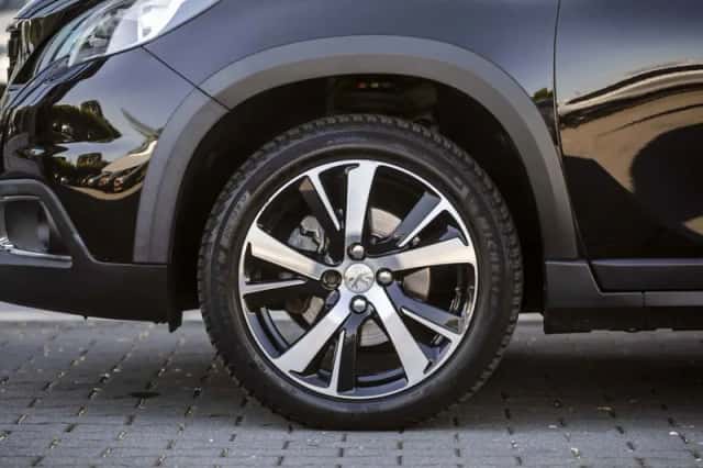 Peugeot 2008 (2017) thumbnail 21