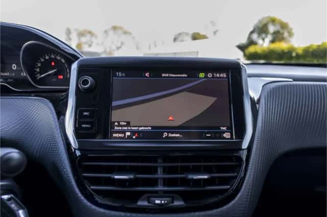 Peugeot 2008 (2017) thumbnail 31