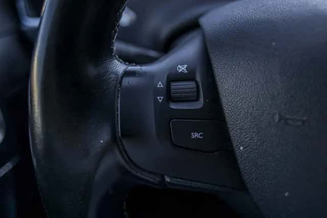 Peugeot 2008 (2017) thumbnail 34