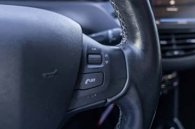 Peugeot 2008 (2017) thumbnail 35