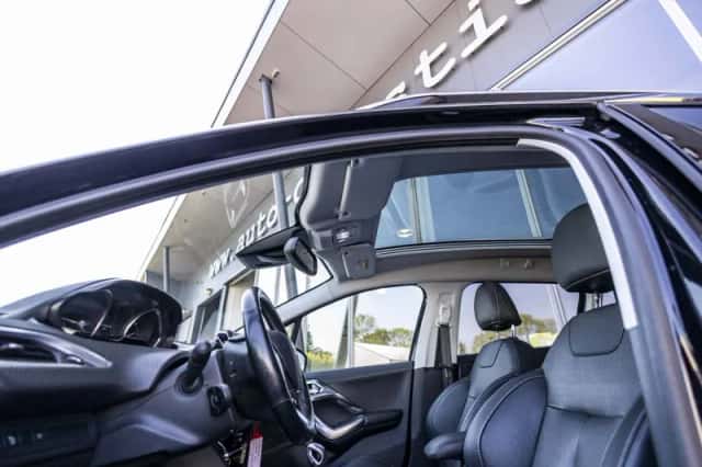 Peugeot 2008 (2017) thumbnail 54