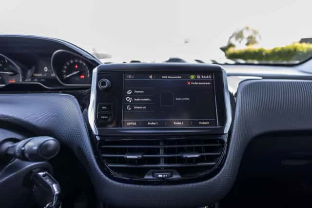 Peugeot 2008 (2017) thumbnail 66