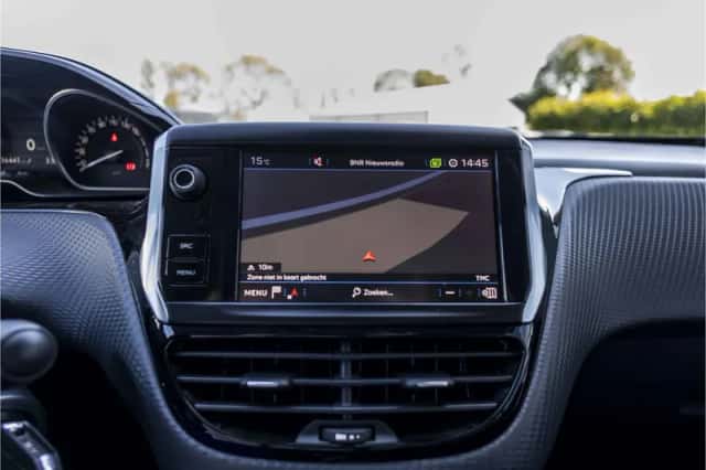 Peugeot 2008 (2017) thumbnail 72