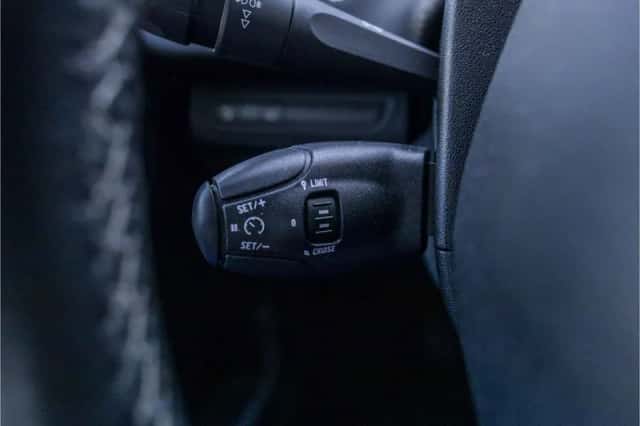 Peugeot 2008 (2017) thumbnail 77