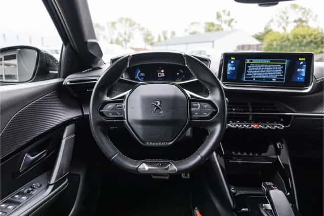 Peugeot e-208 (2021) thumbnail 8