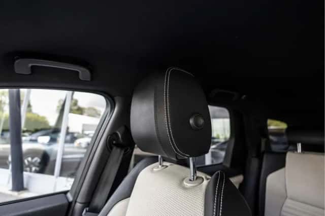 Land Rover Discovery Sport (2020) thumbnail 13