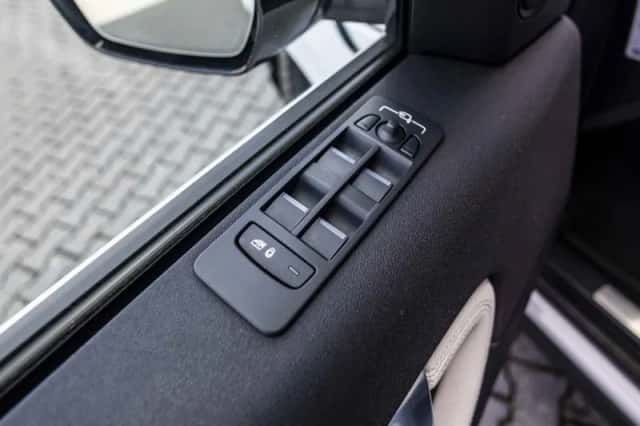 Land Rover Discovery Sport (2020) thumbnail 22
