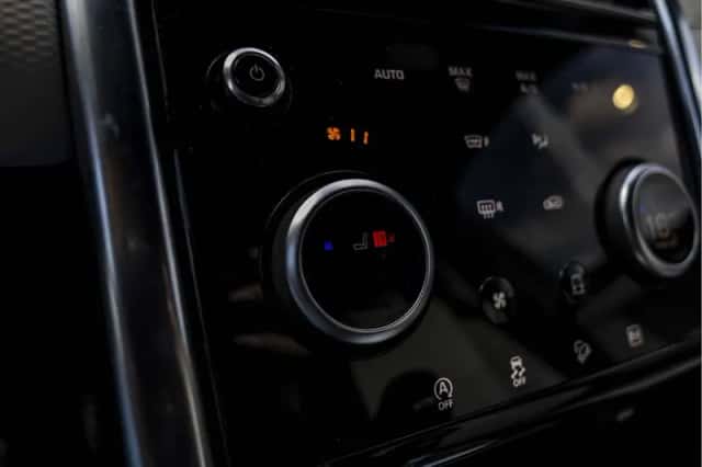 Land Rover Discovery Sport (2020) thumbnail 24