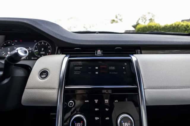 Land Rover Discovery Sport (2020) thumbnail 27