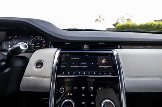 Land Rover Discovery Sport (2020) thumbnail 28