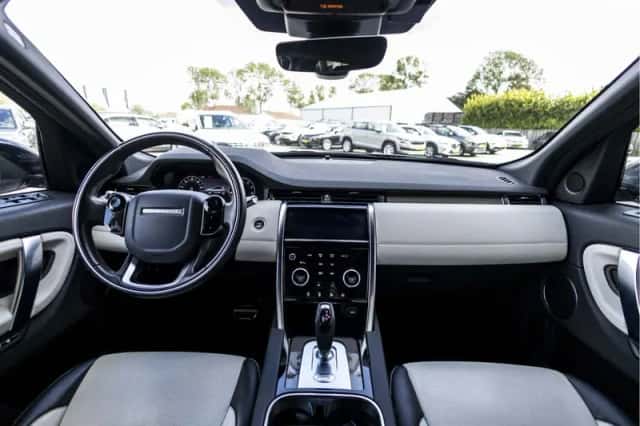 Land Rover Discovery Sport (2020) thumbnail 30